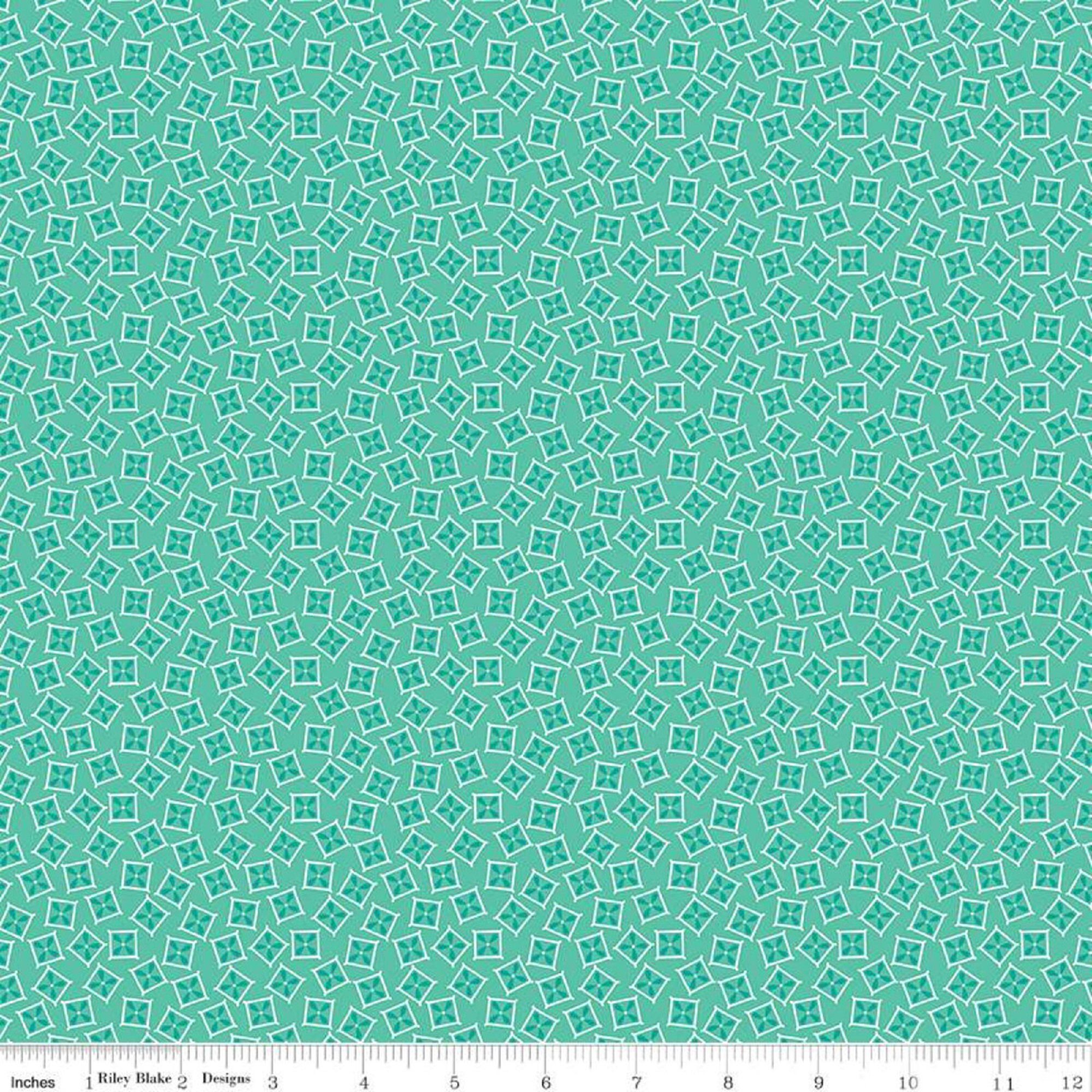 Riley Blake Fabric - Scissors Tone On Tone - Gray